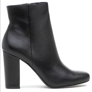 Steve Madden Black Leather Pixie Booties Size 5.5